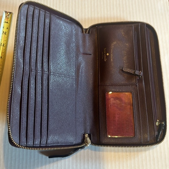 Kate Spade burgundy medium size wallet w  multiple pockets  zippers inside & out - Picture 5 of 13